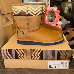 NWT PENDLETON UGG SHEEPSKIN LINED CLASSIC SHORT BOOTS KID SIZE 5 WOMENS SIZE 7